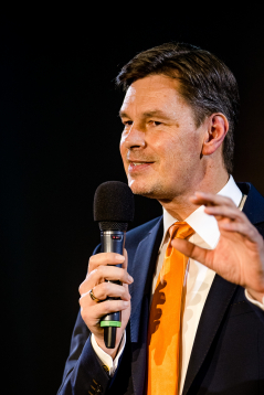220114215349_Dominik-PFAU_10650_2.jpg